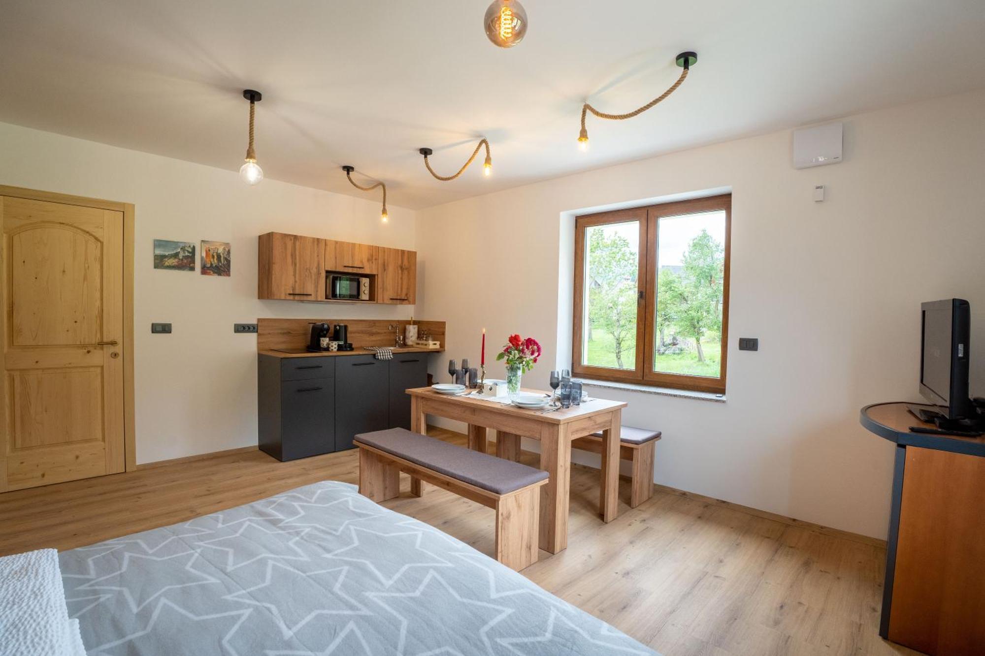 Aparthotel Hom At Vintgar Zgornje Gorje ห้อง รูปภาพ